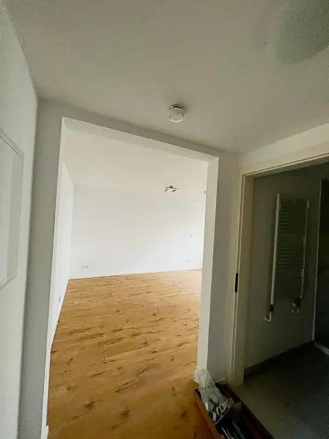 Renovierte Wohnung mit neuem Bodenbelag